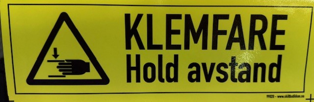 Fareskilt klistremerke; KLEMFARE - Hold avstand, 30 x 10 cm